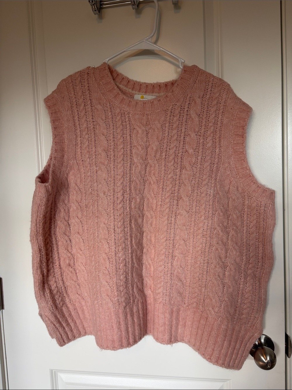 Cozy Cable Knit Sleeveless Sweater - Pink